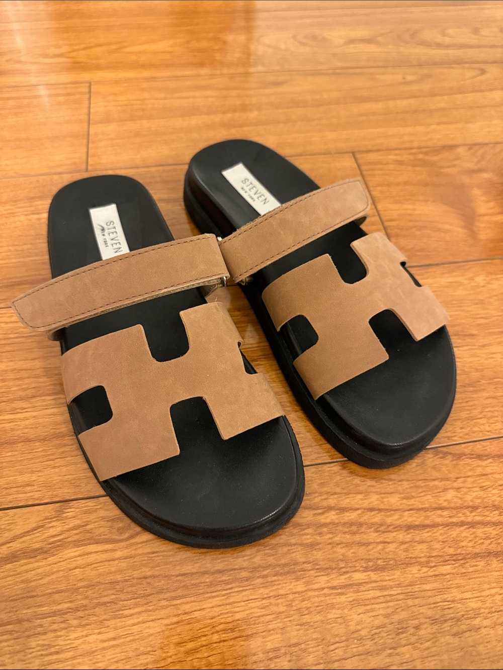 Steven by Steve Madden Tan and Black Slide Sandals